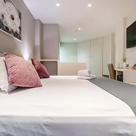 Centre Hotel 3*