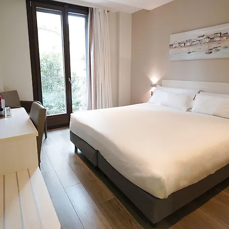 Centre Hotell
