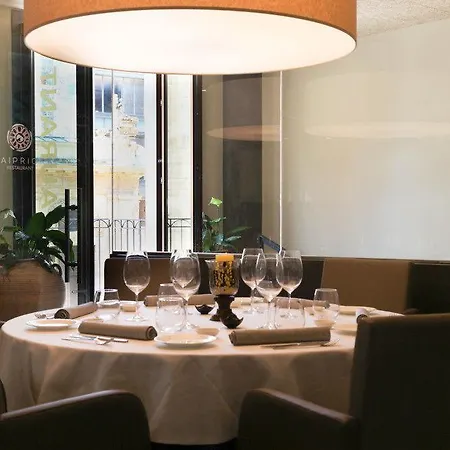 Centre Hotel 3*