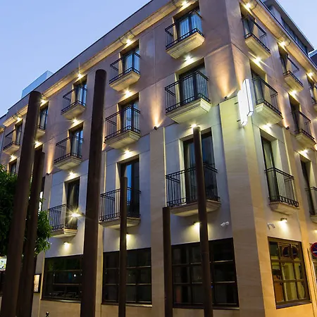 Centre Hotel 3*