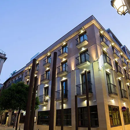 Centre Hotel 3*