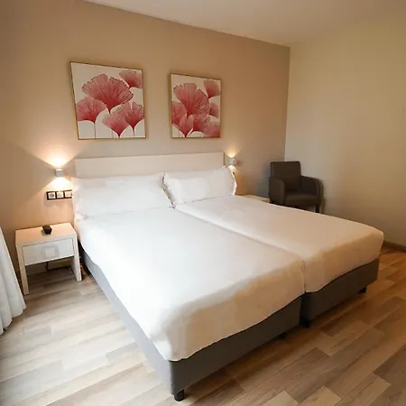 Centre Hotel 3*