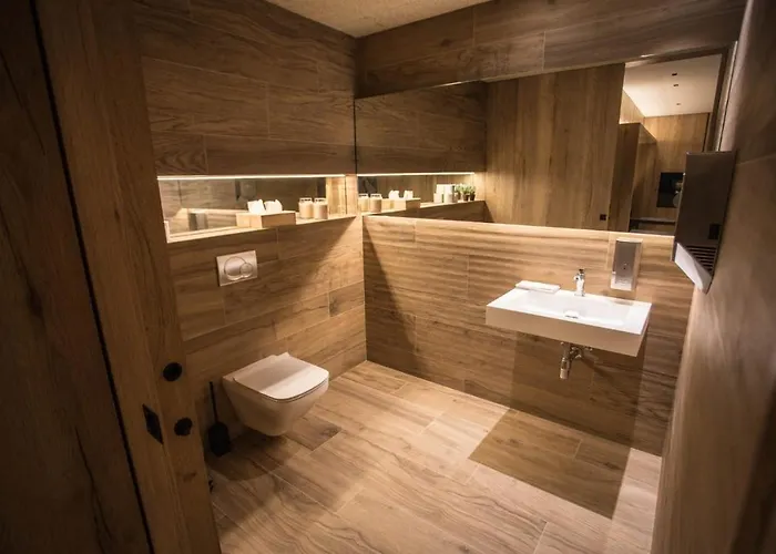 Centre Hotel 3*