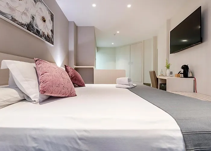 Centre Hotel 3*