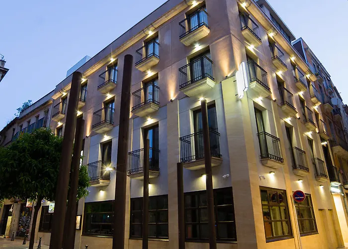Centre Hotel 3*